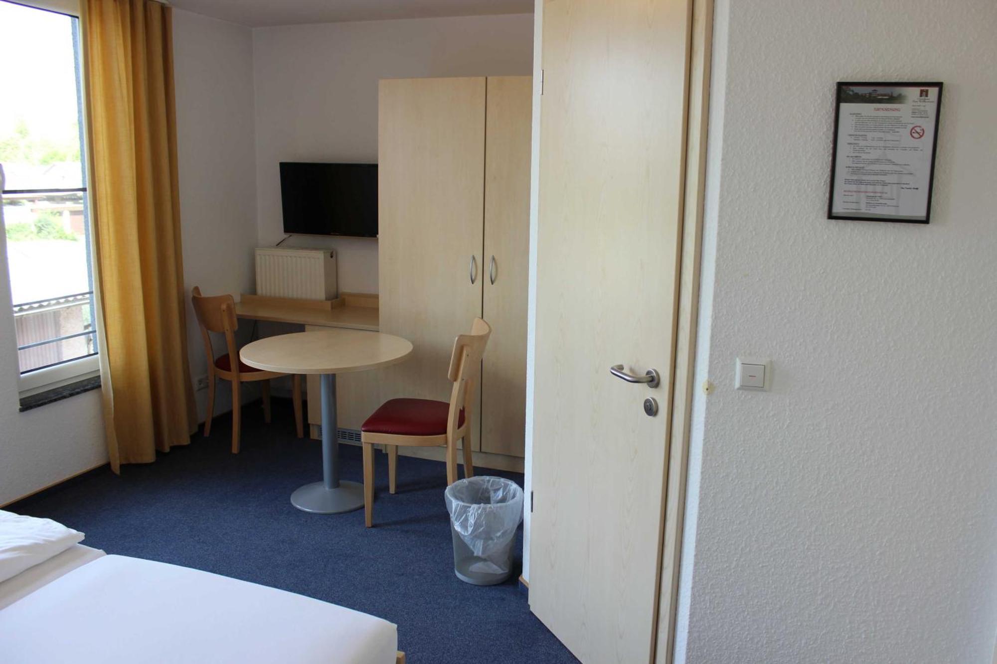 Gaestehaus Zum Wolffenturm Lehrensteinsfeld Room photo