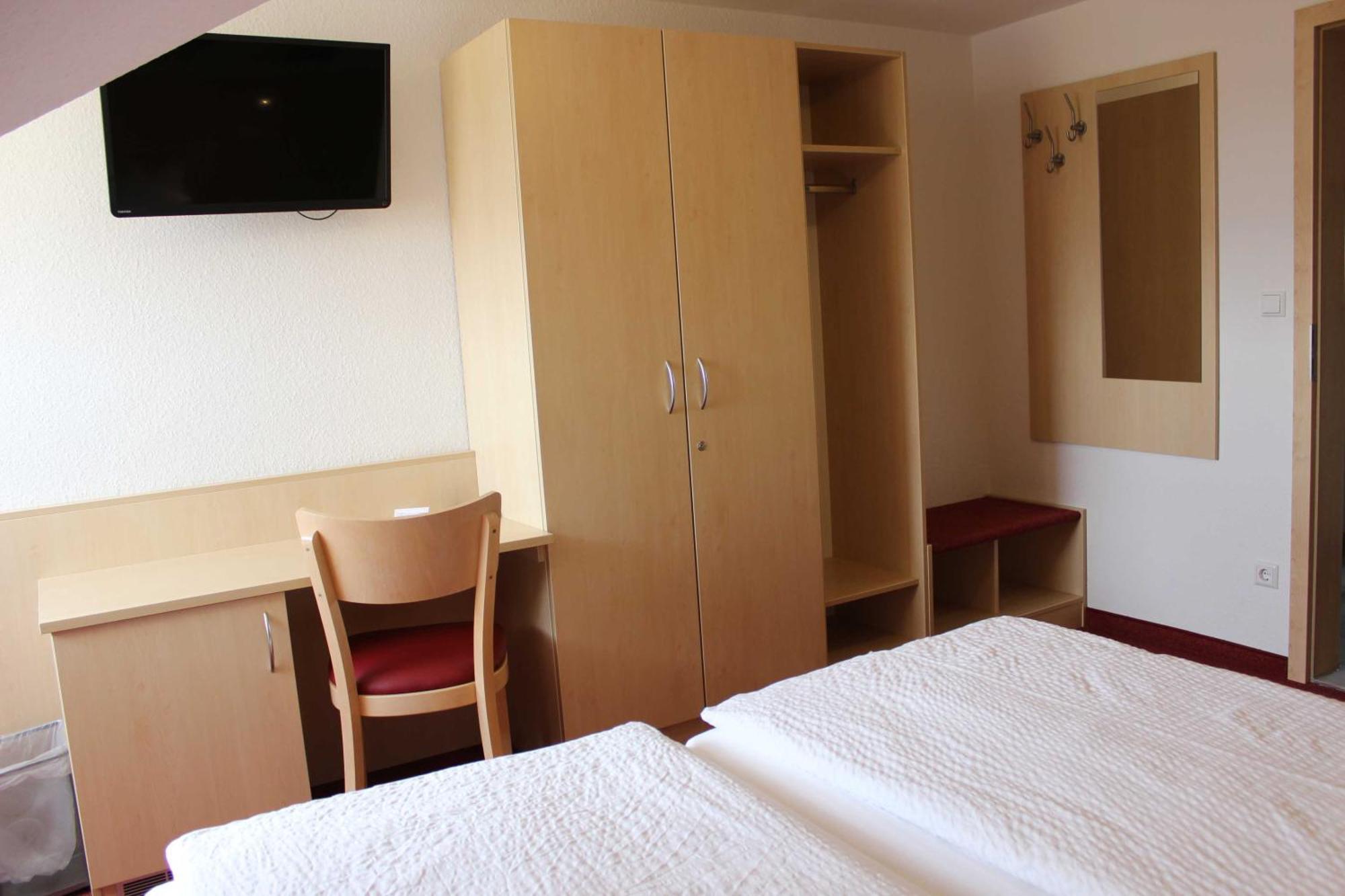 Gaestehaus Zum Wolffenturm Lehrensteinsfeld Room photo